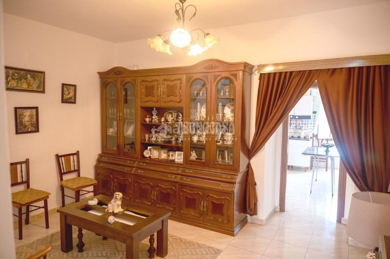 Foto 69fcd810-b934-4e23-b27c-9a9e87fc9d83. Casa aparellada a Jimena de la Frontera