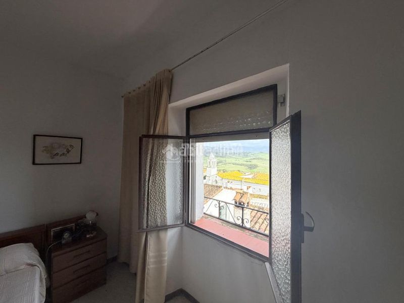 Foto 9cd1b41c-7179-45c8-a311-69e117a9c240. Casa aparellada a Jimena de la Frontera