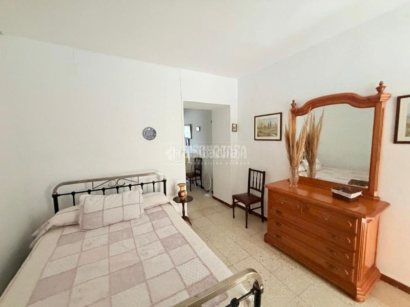 Foto a8e0788f-ae5b-4d77-97e9-903cf528d42b. Casa aparellada a Jimena de la Frontera