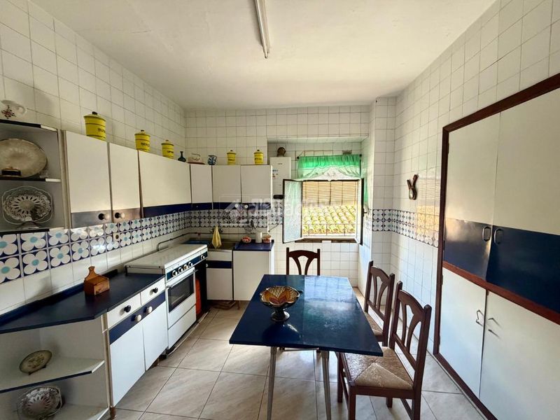 Foto c3daf7cd-589b-43de-9393-e11962472413. Casa aparellada a Jimena de la Frontera