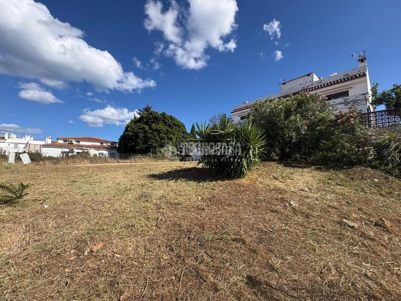 Foto cb0fe906-89ef-4fac-9fc2-e520fbce7e72. Terreny residencial a Alcorrín Manilva