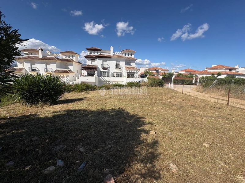 Foto e0cf7a62-6d16-4cbb-807e-477ffdbe044b. Terreny residencial a Alcorrín Manilva