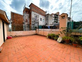 Maison à Pubilla Cases. Casa en venta en lhospitalet de llobregat