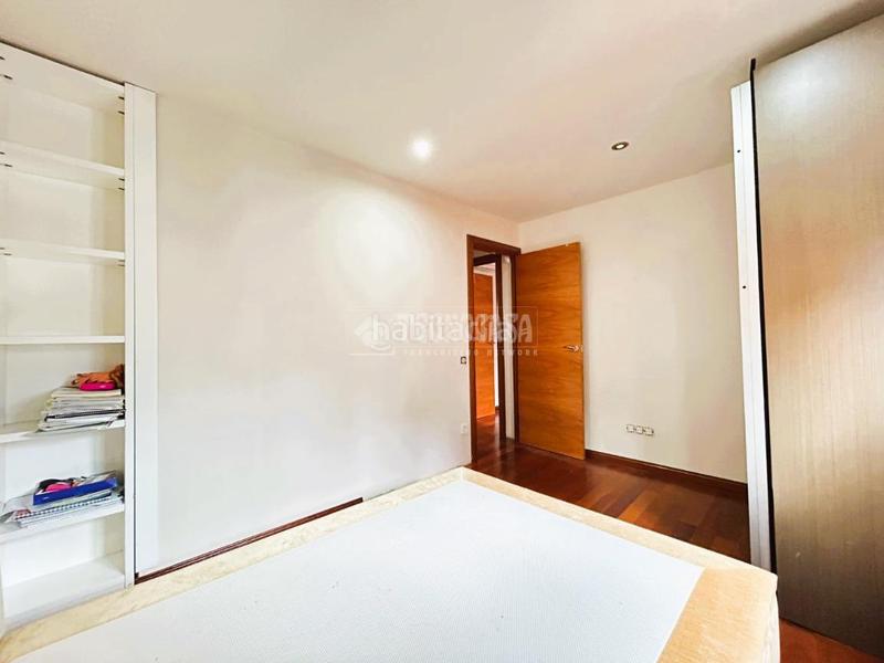 Foto 0c738a69-7b18-4e58-a3b5-c4d2bbbd3ea4. Ático  en venta en lhospitalet de llobregat en Hospitalet de Llobregat (L´)