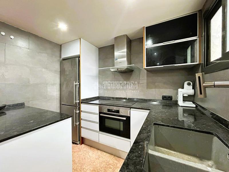 Foto 96e1666a-eadf-4e15-ba65-4cf26e277dfe. Ático  en venta en lhospitalet de llobregat en Hospitalet de Llobregat (L´)