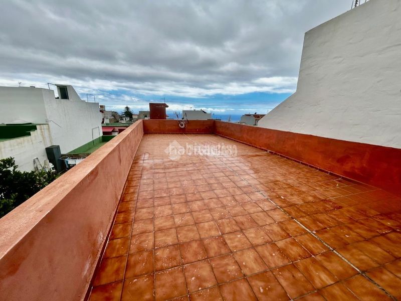 Foto f6d50897-3146-43b0-851d-cd00793c7d38. Casa aparellada a Centro Güímar