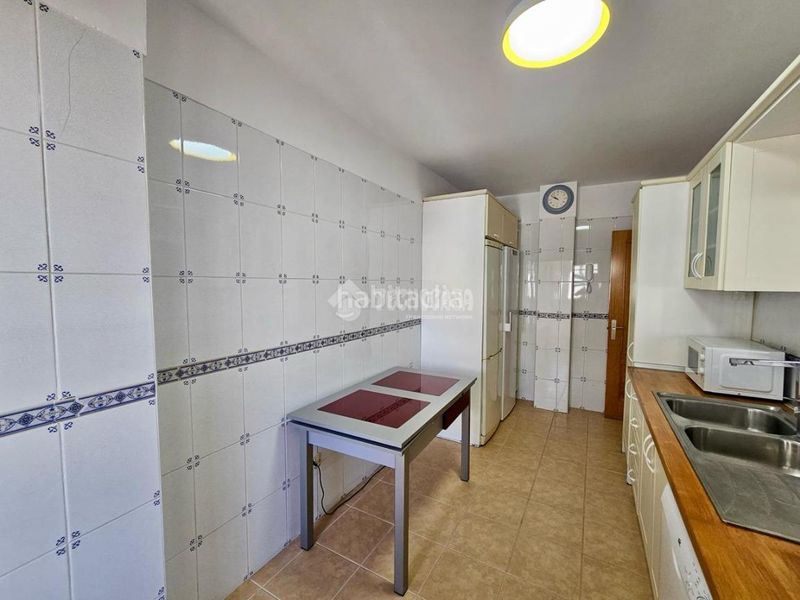 Foto b2a0aee5-9dff-4454-a9d1-759257092b16. Pis amb aparcament a puertito de Güímar Güímar