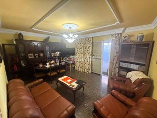 Casa aparellada a Centro. Casa en venta en gímar