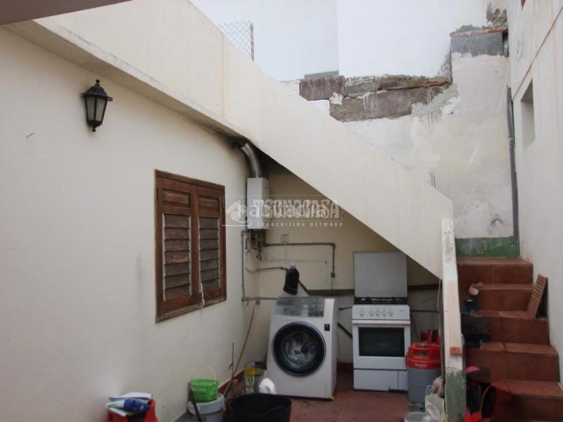 Foto e5caafc1-2784-4b16-9de7-06f71aa18021. Casa  en venta en gímar en Centro Güímar