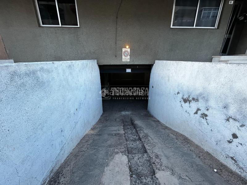 Foto 94b859b4-263f-45ec-9ff6-acc4e4fcae7c. Aparcament cotxe a puertito de Güímar Güímar