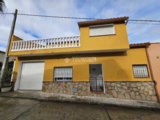 Maison jumelée à Puente del Arzobispo (El). Casa en venta en el puente del arzobispo