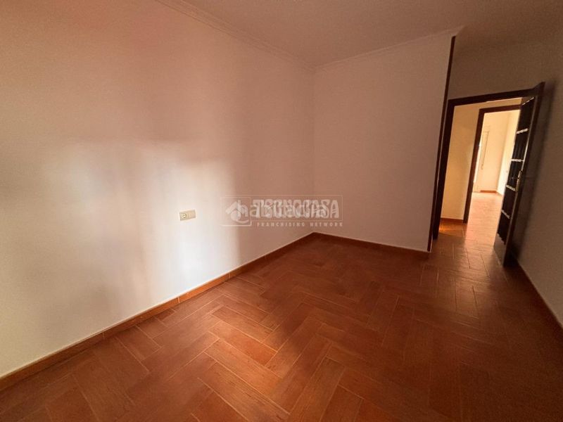 Foto 17ec0459-f625-4316-abb4-8fbb42db3a35. Pis a Tomelloso