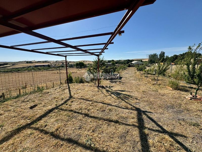 Foto f62d843f-90cb-4d15-beb5-f5c6eda6e9c0. Casa a Valdeverdeja