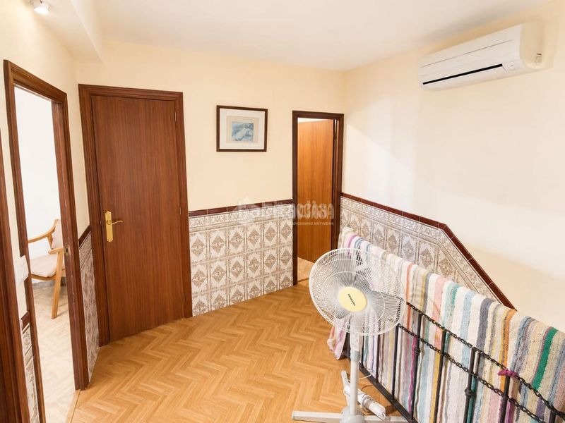 Foto adbb1da5-c473-4367-a379-da2c3fa94216. Casa aparellada amb calefacció a Caleruela