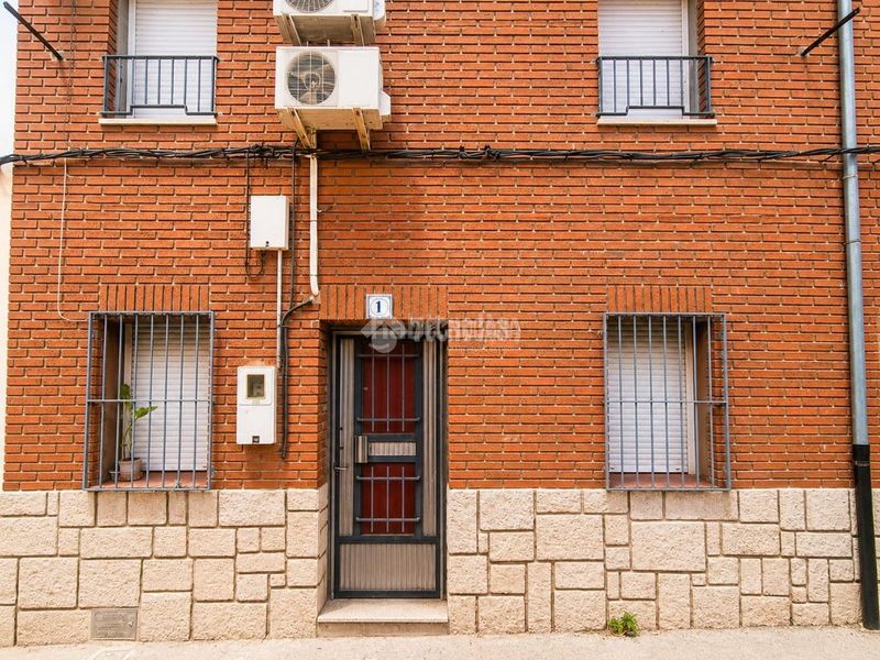 Foto b5180862-3c13-4bbf-9a11-bef2ff2b7ffb. Casa aparellada amb calefacció a Caleruela