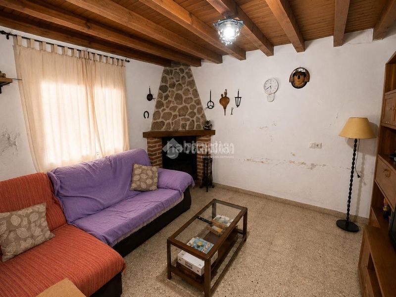 Foto 49d79fd2-d49e-417a-9ae3-902638006fc7. Casa aparellada a Valdeverdeja