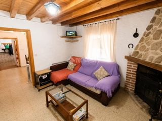 Casa aparellada a Valdeverdeja. Casa en venta en valdeverdeja