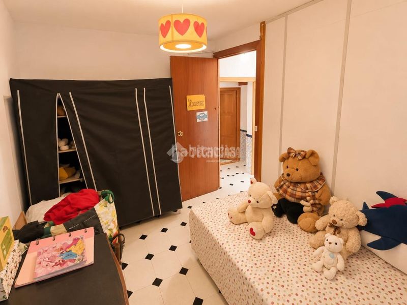 Foto 97b1f796-fa04-44e8-8b74-ed0d605ff4a1. Casa aparellada a Valdeverdeja