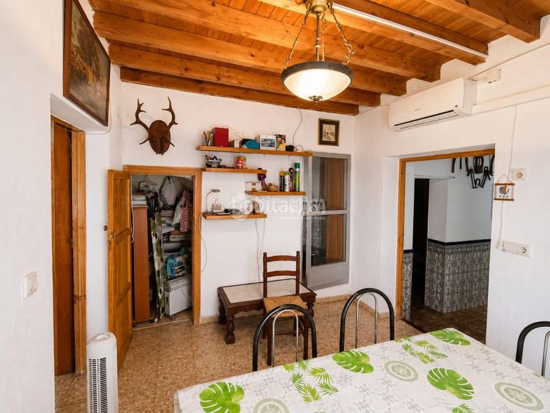Foto c166a936-b087-481b-8d81-fad44dc70d55. Casa aparellada a Valdeverdeja