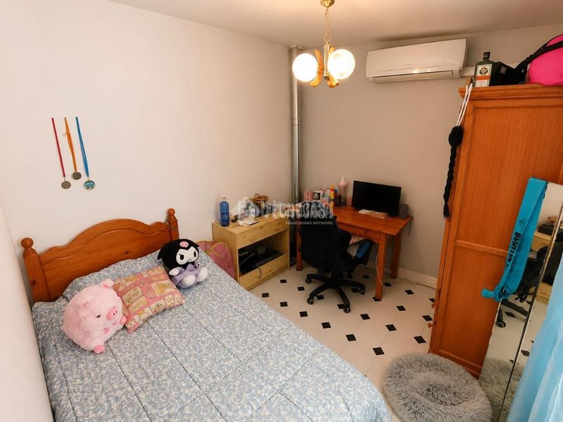 Foto d5f35a3d-ad2f-4f29-865d-86de3ae60c6b. Casa aparellada a Valdeverdeja