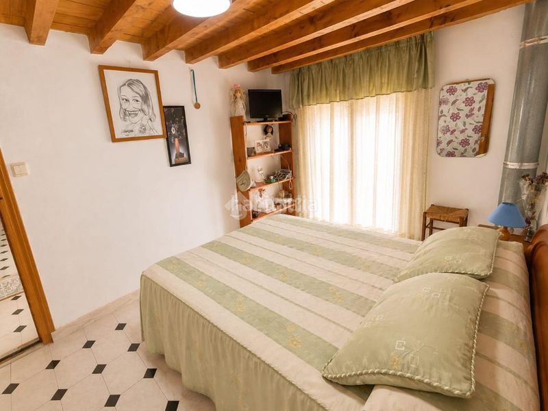 Foto f5c4e10b-4651-4c4f-97d7-1bd7db5ddaac. Casa aparellada a Valdeverdeja
