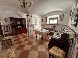 Maison jumelée à Aljucén. Casa en venta en aljucén