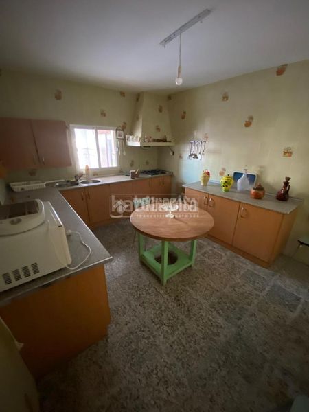 Foto 2f962828-8c3d-49f4-8f6b-886d49d2c7c7. Casa aparellada amb calefacció a Esparragalejo