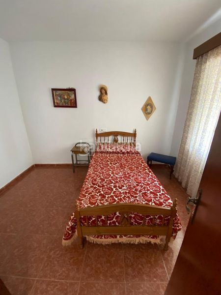 Foto 63c26b96-5318-4ee8-8f05-e130b009bb5a. Casa aparellada amb calefacció a Esparragalejo