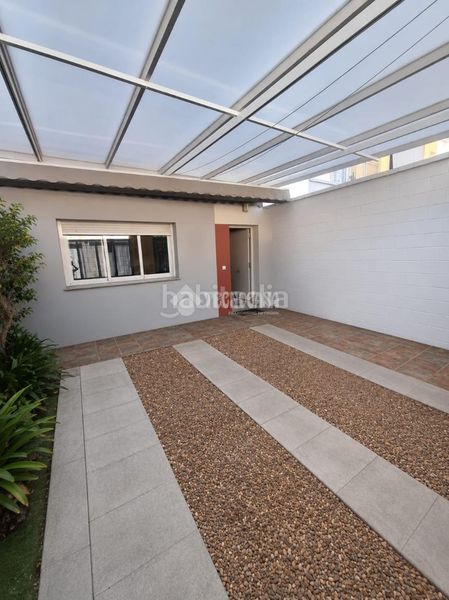 Foto 3fc723fd-5a0e-4dd6-bd2c-374975e07fe3. Casa aparellada a Sur Mérida