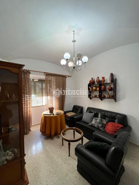 Foto 33f307fd-460e-4793-834f-743fb73b0e37. Casa aparellada a Sur Mérida