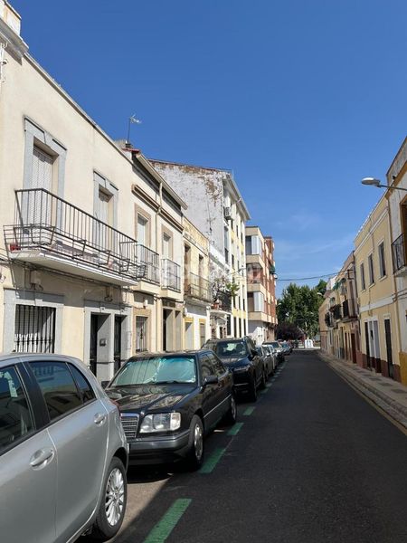 Foto 5befbf93-fb2f-45a4-bb72-8fbace778415. Casa aparellada a Sur Mérida
