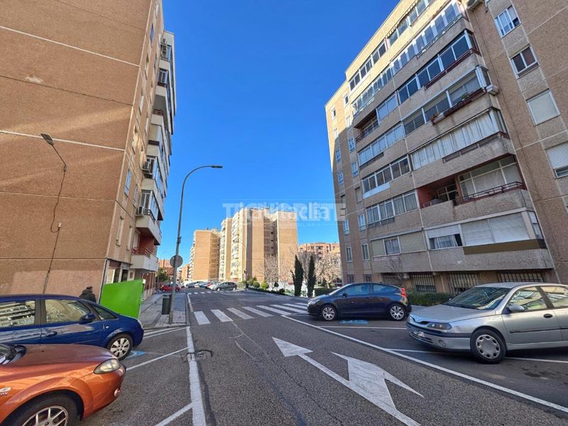 Foto 7a3286e4-8d9b-4828-be90-1e0c4974f7b0. Aparcament cotxe a Plan Sur-Amistad Guadalajara