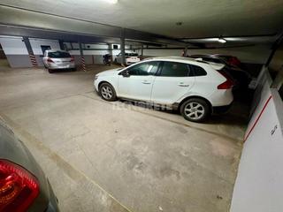 Parking voiture à San Roque-Concordia-Adoratrices