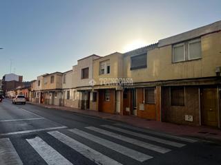 Casa aparellada a Estación-Parque O´Donnell. Casa en venta en alcalá de henares