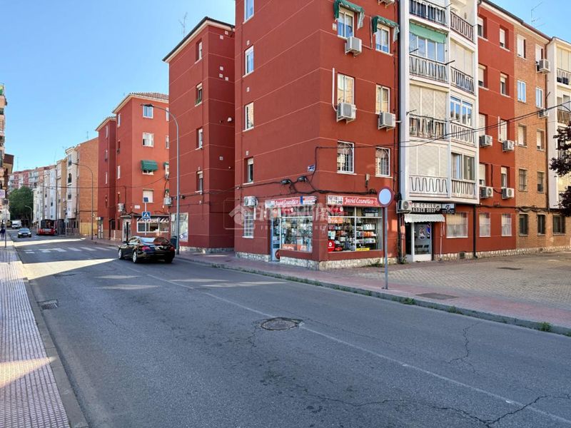 Foto 43551a9a-9dda-4bba-bb74-ec2fbb289196. Pis a Caballería Española Alcalá de Henares