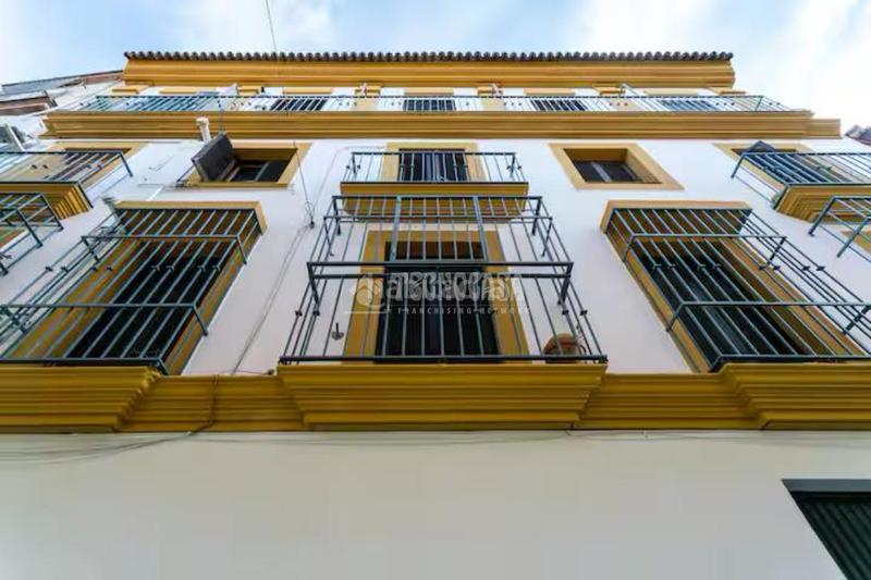 Foto d85d4a50-bb72-41ce-a261-57a1e20eb856. Piso  en venta en Feria Sevilla