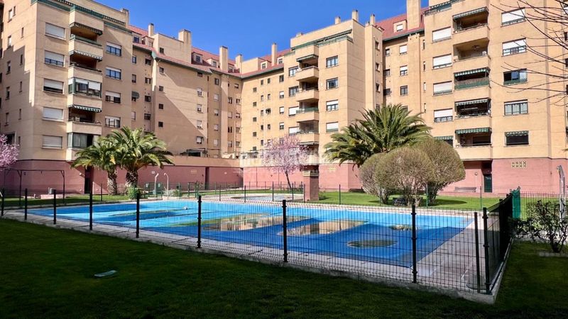 Foto aa3e5213-244d-49c1-a110-96d59233c72b. Pis amb calefacció aparcament piscina a Ensanche Alcalá de Henares