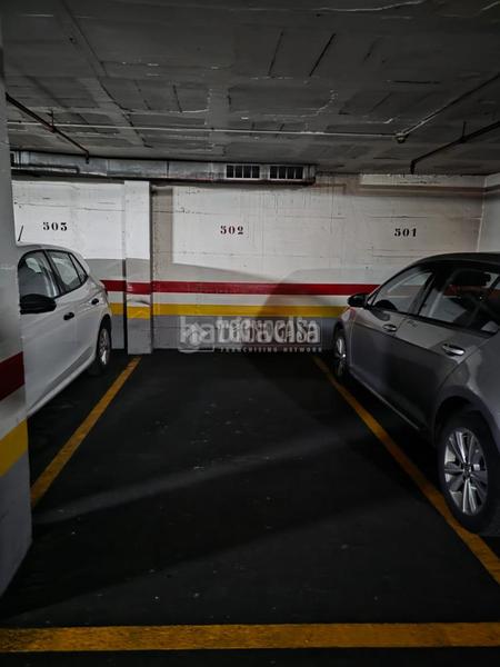 Foto 1f9c0036-ceba-481c-911b-ce022cc3c3d4. Parking coche boxplaza de garaje en venta en Sant Andreu de Palomar Barcelona