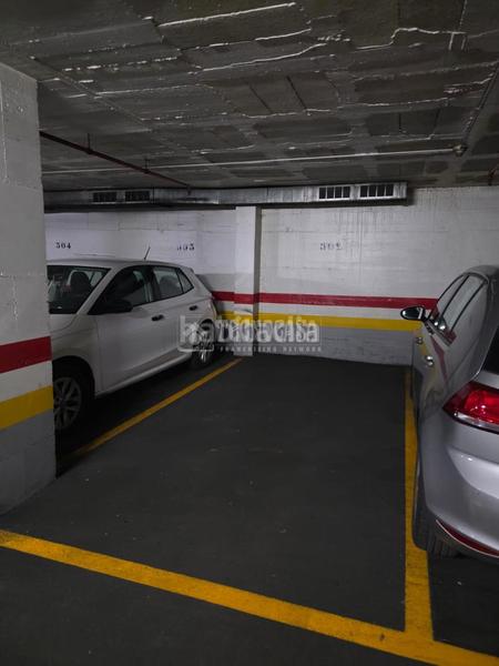 Foto b95a0ee2-2459-4e7d-978e-d795f3c3dc59. Parking coche boxplaza de garaje en venta en Sant Andreu de Palomar Barcelona