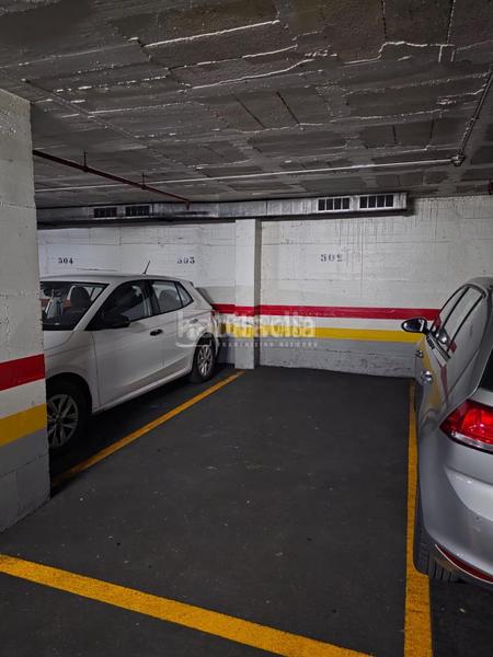Foto da6619ed-efac-4ab9-af39-5e89b935636e. Parking coche boxplaza de garaje en venta en Sant Andreu de Palomar Barcelona