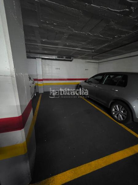 Foto fd40d5c0-8b77-4074-a65a-9b13fd51794a. Parking coche boxplaza de garaje en venta en Sant Andreu de Palomar Barcelona