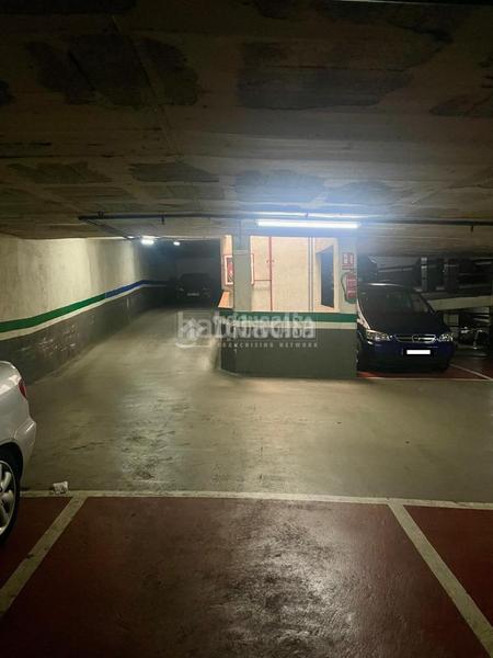 Foto 27c322b3-056f-4c25-8eac-bdc2089d9fb7. Parking coche boxplaza de garaje en venta en Sant Andreu de Palomar Barcelona