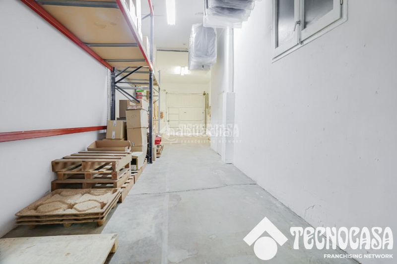 Foto f038245d-b27b-48d2-be4e-018a98c52443. Local comercial a Sant Andreu de Palomar Barcelona