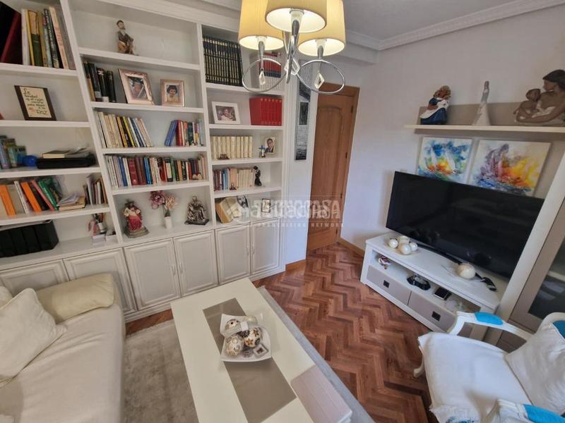 Foto d1f1ec54-542d-4f52-85e7-0bbd39c35c28. Piso  en venta en Zona Renfe Alcorcón