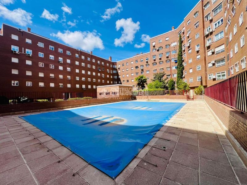 Foto 3d974a75-7673-4c7d-969f-88017b08e0c5. Pis amb calefacció aparcament a Prado de Santo Domingo Alcorcón