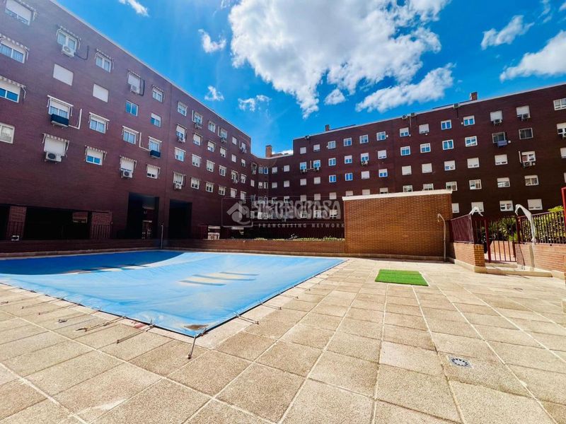 Foto 8af15028-1c6b-4f3a-b695-1d3f2f33fc63. Pis amb calefacció aparcament a Prado de Santo Domingo Alcorcón