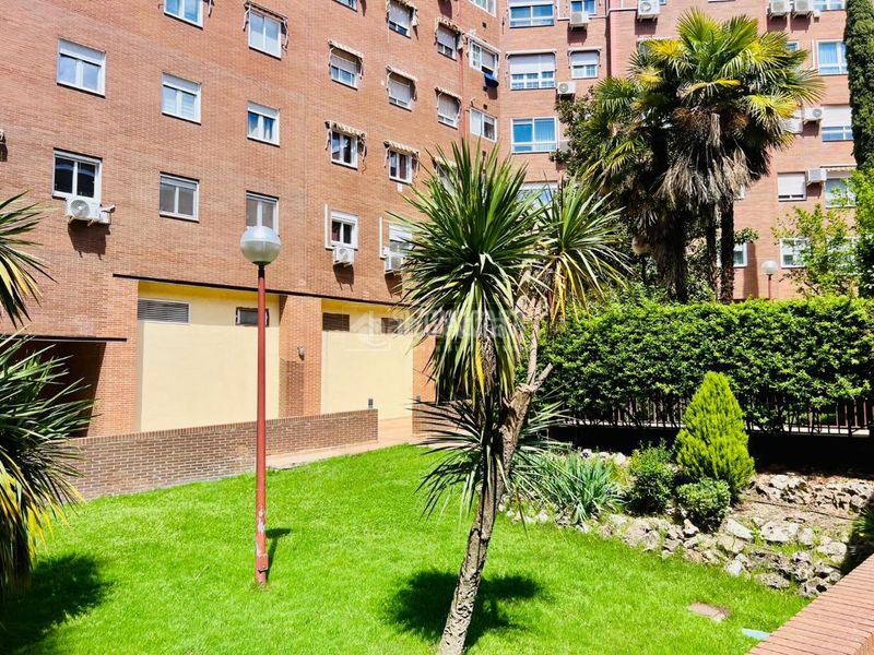 Foto a0af8c50-95af-4bde-9a0c-f83d012917c7. Pis amb calefacció aparcament a Prado de Santo Domingo Alcorcón