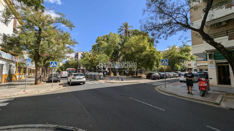 Foto be67571d-8546-4dd2-ab3f-faf8754ceb7d. Parking coche boxplaza de garaje en venta en Cruz Roja Sevilla