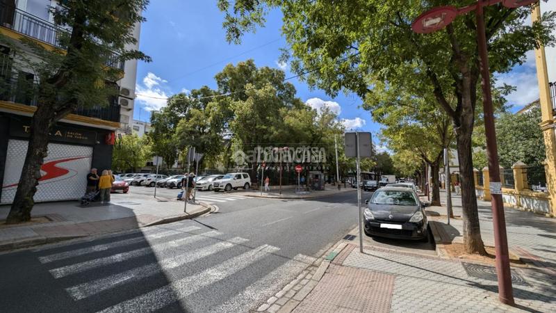 Foto e3b488e6-3907-4f1c-b8f9-97b7dd4fb8c4. Parking coche boxplaza de garaje en venta en Cruz Roja Sevilla