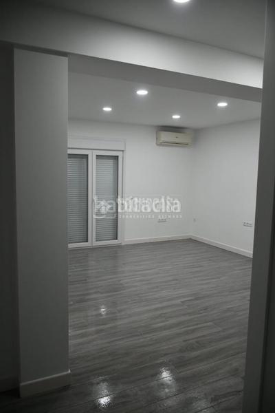 Foto b18e2bdb-135b-4a4a-acf5-5dd0f871f442. Alquiler piso  en alquiler en Cruz Roja Sevilla